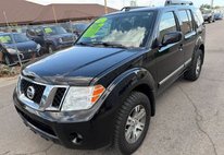 2012 Nissan Pathfinder Silver Edition