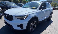 2026 Volvo XC40 B5 Plus