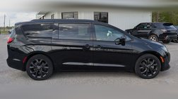 2020 Chrysler Pacifica Touring L Plus 35th Anniversary