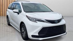 2025 Toyota Sienna LE 8-Passenger