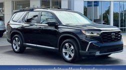 2023 Honda Pilot EX-L w/Rear Captain's Chairs