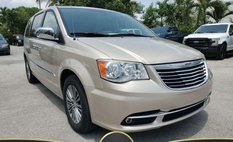 2014 Chrysler Town and Country Touring-L