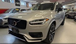 2023 Volvo XC90 Recharge T8 Plus Dark Theme