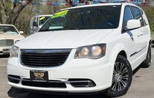 2014 Chrysler Town and Country S