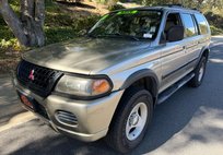 2000 Mitsubishi Montero Sport XLS