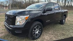 2024 Nissan Titan SV
