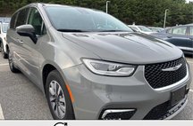2023 Chrysler Pacifica Hybrid Touring L