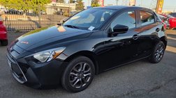 2020 Toyota Yaris Hatchback LE