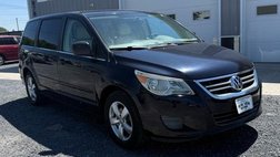 2010 Volkswagen Routan SE