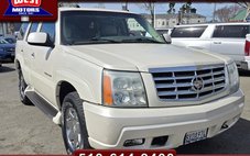 2004 Cadillac Escalade Base