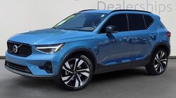 2023 Volvo XC40 B5 Ultimate Dark Theme