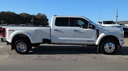 2026 Ford F-450 Super Duty Platinum