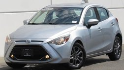 2020 Toyota Yaris Hatchback LE