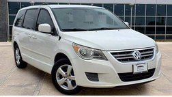 2011 Volkswagen Routan SE