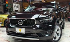 2022 Volvo XC40 T4 Momentum