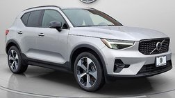 2025 Volvo XC40 B5 Plus Dark Theme